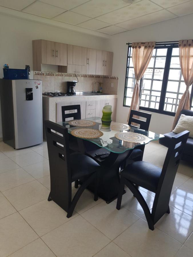 Apartamentos Williams Санта-Роса-де-Кабаль Экстерьер фото